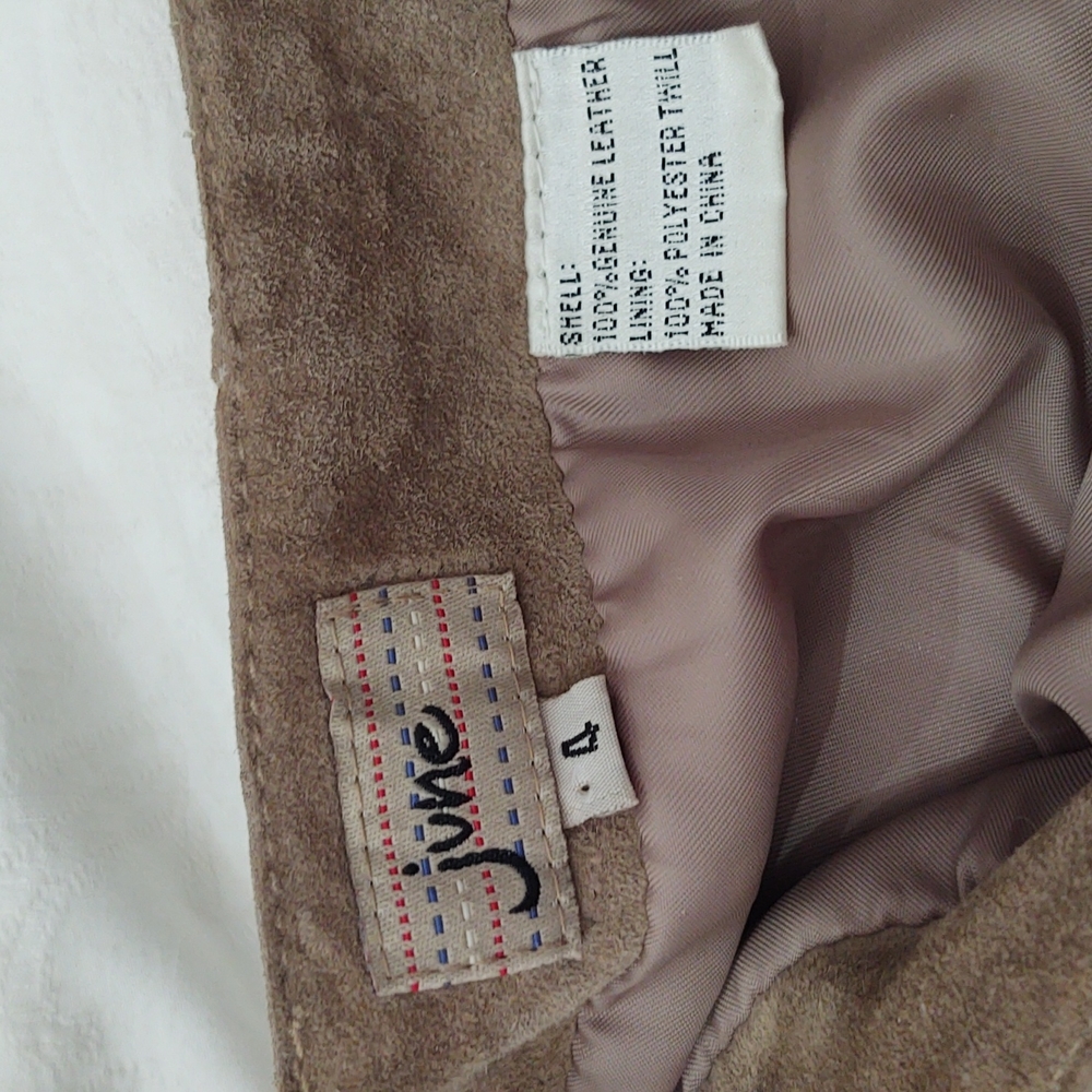 June beige suede skirt size 4. - Picture 6 of 6